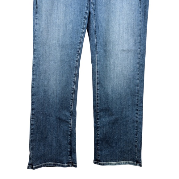 Torrid Bombshell Straight Jeans sz 16R High Rise Stretch Blue Denim 16 Regular - Picture 4 of 10